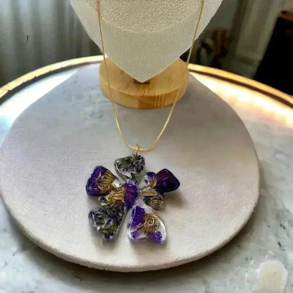 Bespoke Butterfly Forget-Me-Not Resin Statement Necklace Gold Plated Chain 20" - Picture 3 of 7